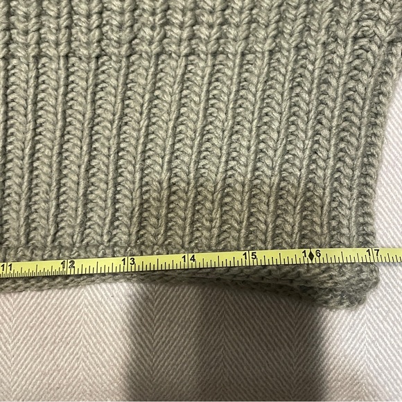 H&M Cowl TurtleNeck Cropped Thick Nit Green Cozy Sweater. - Picture 6 of 8